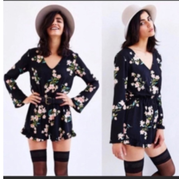 Pins And Needles
Women's Silky Ruffle-Short Romper Small - Picture 2 of 9